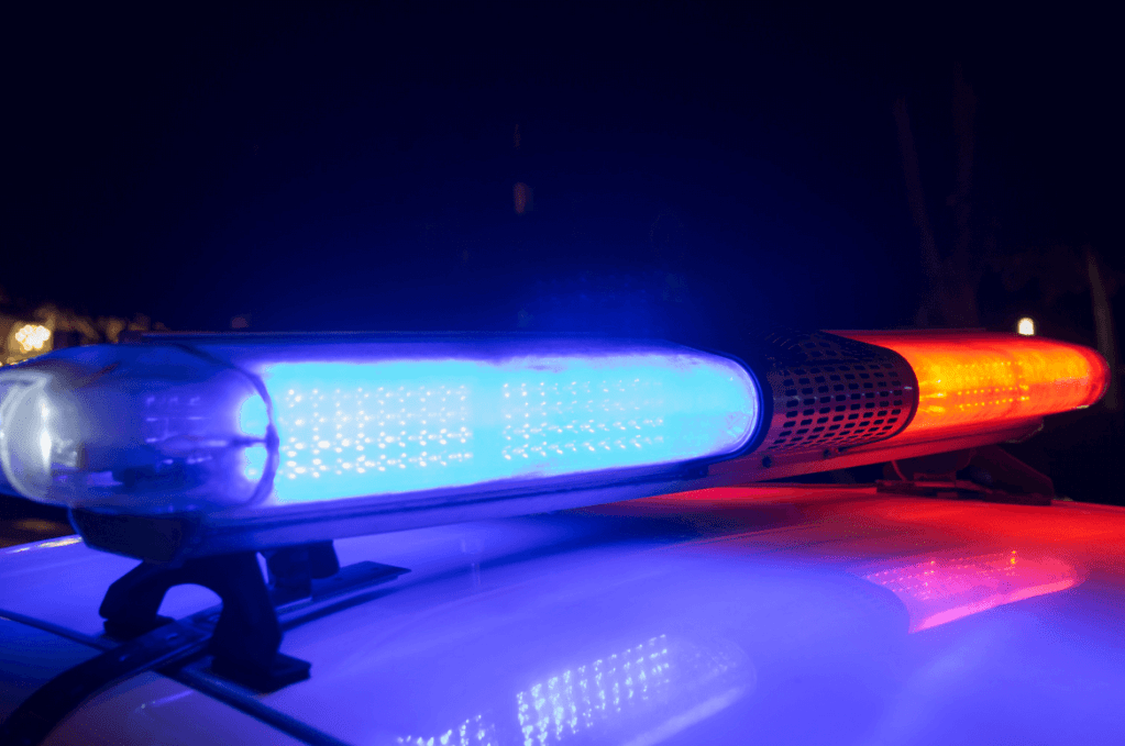 Sujetos armados despojan a conductor de su vehículo